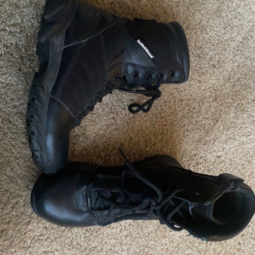 Smith and Wesson tactical boots